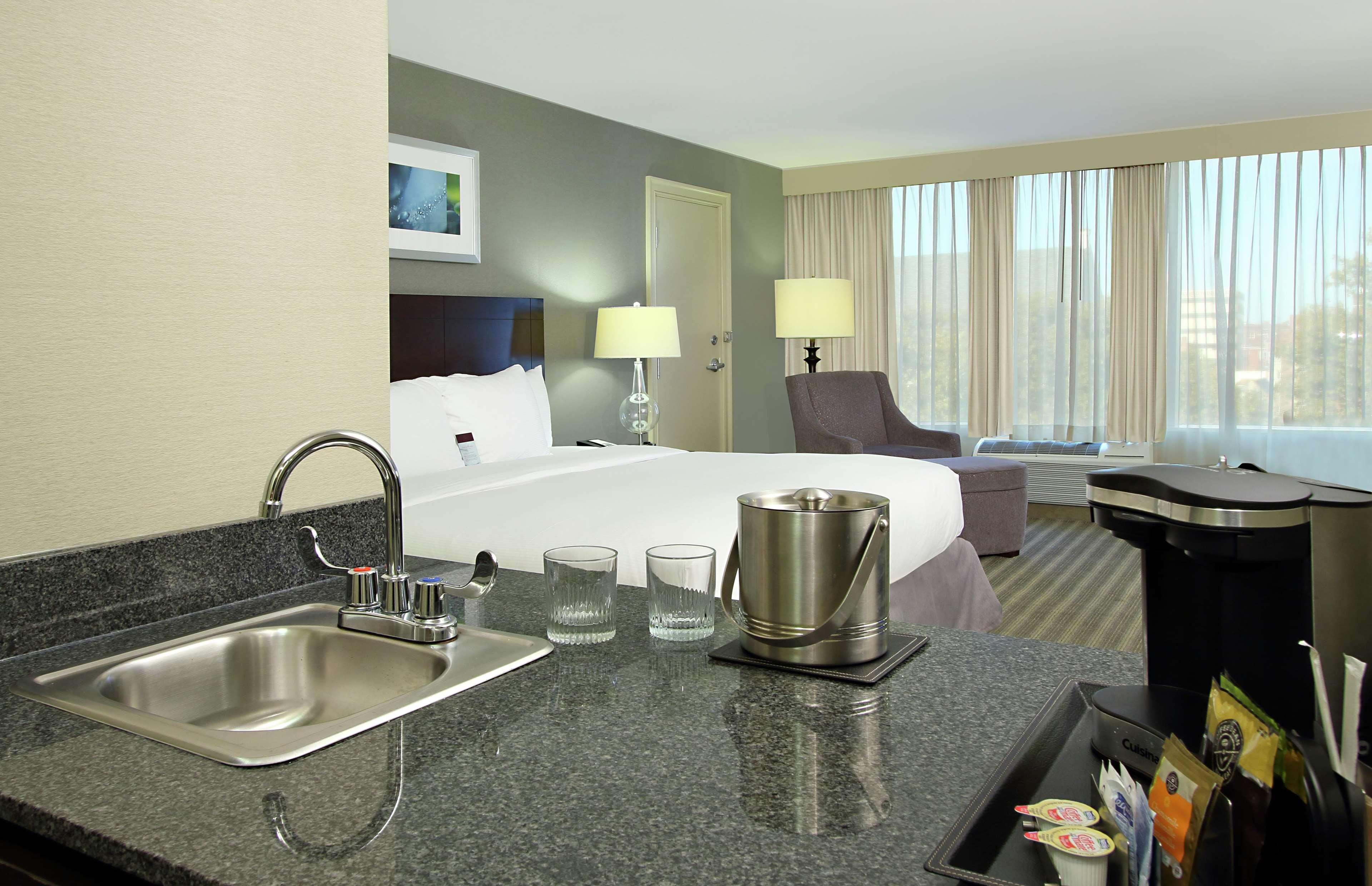 Hotel Doubletree By Hilton Newark Exterior foto