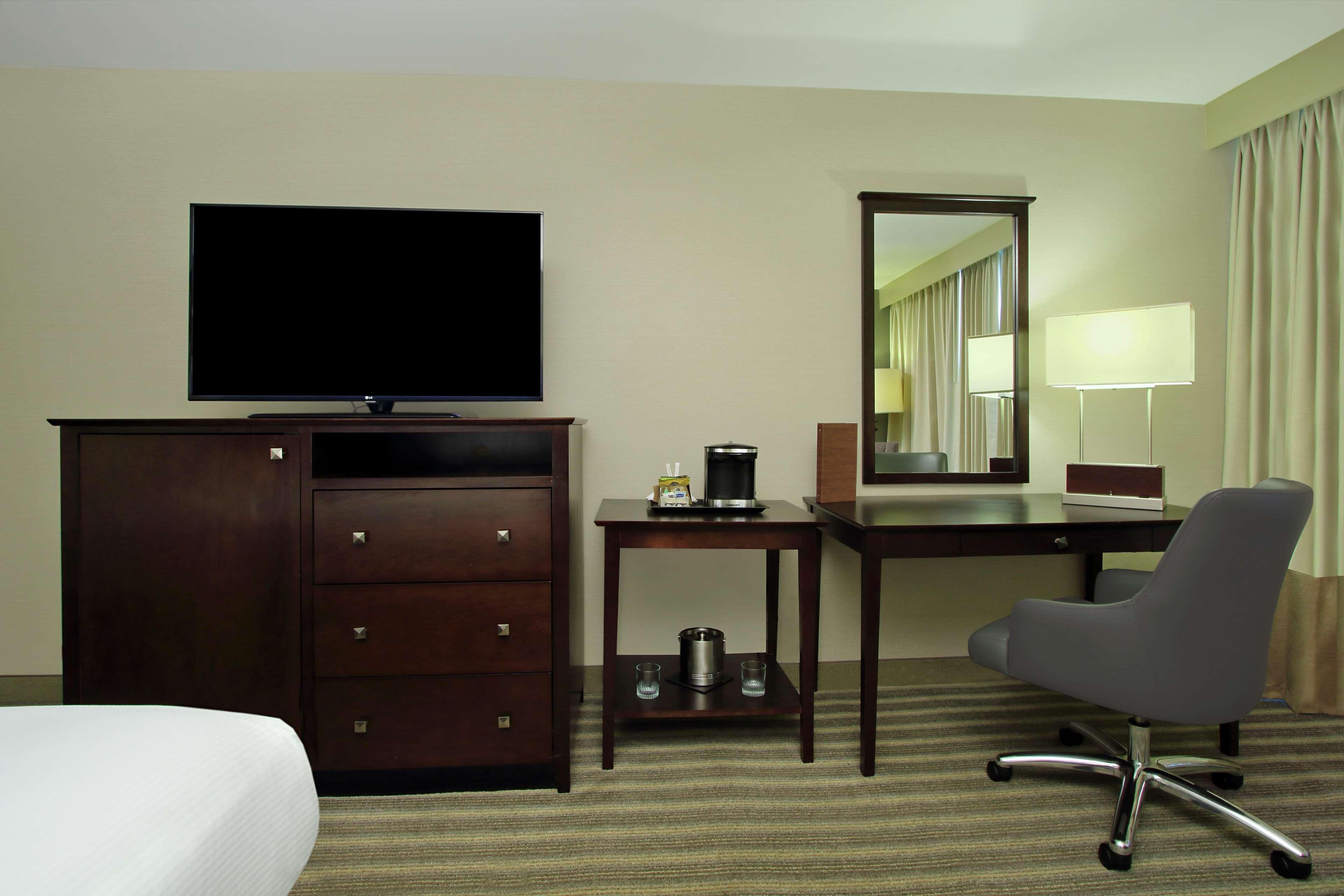Hotel Doubletree By Hilton Newark Exterior foto