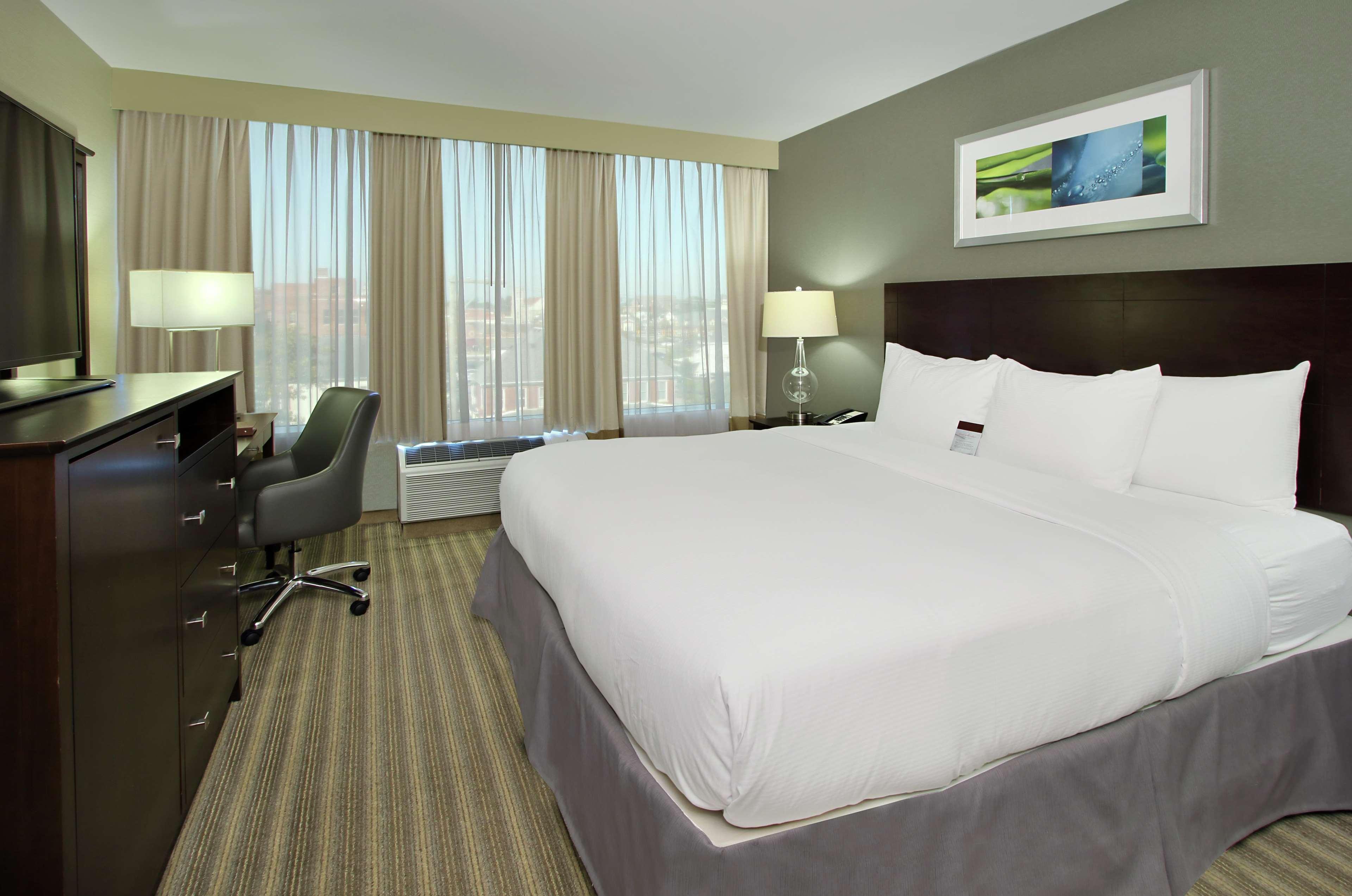 Hotel Doubletree By Hilton Newark Exterior foto